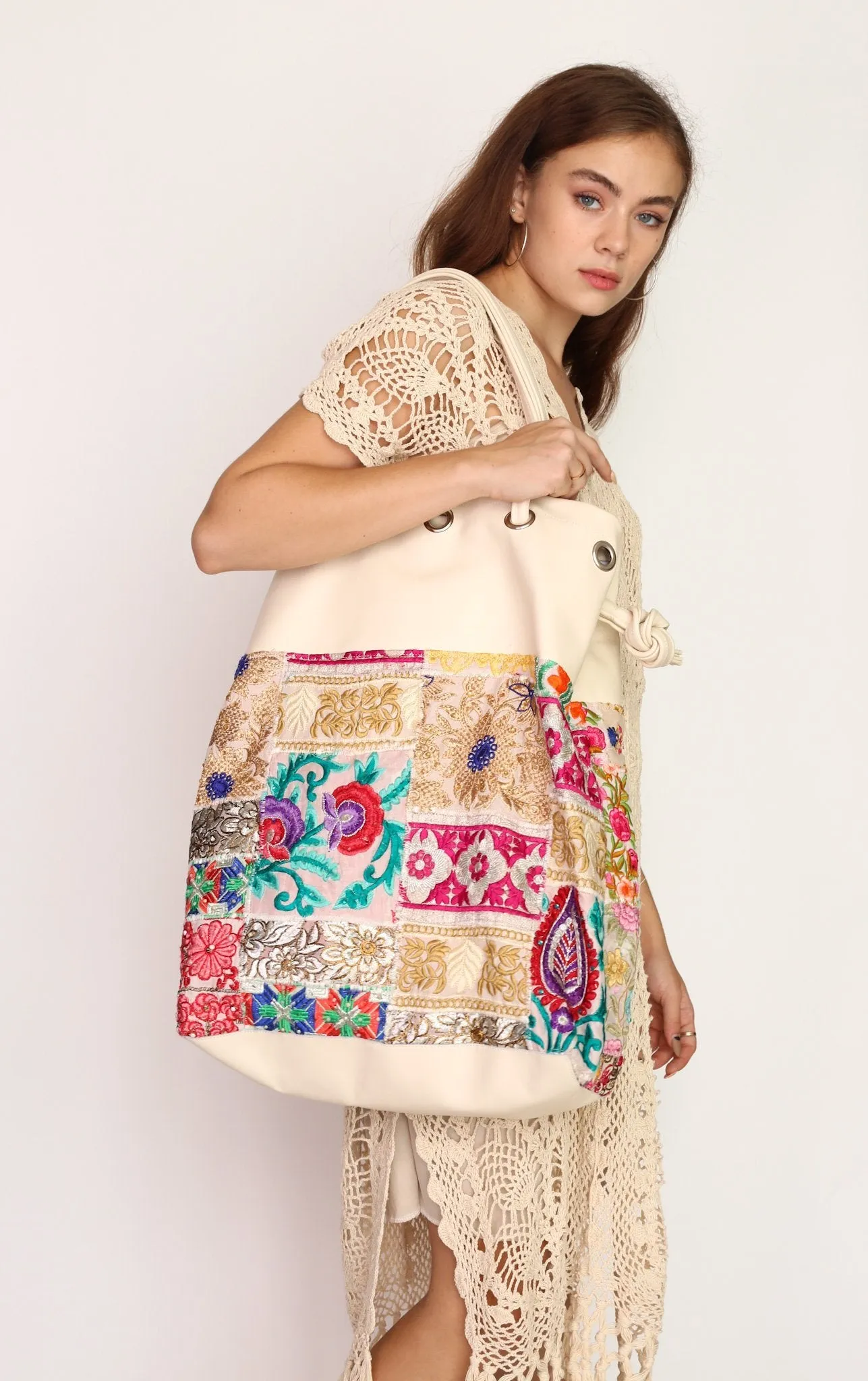 BOHO HOBO EMBROIDERED BAG TOEY