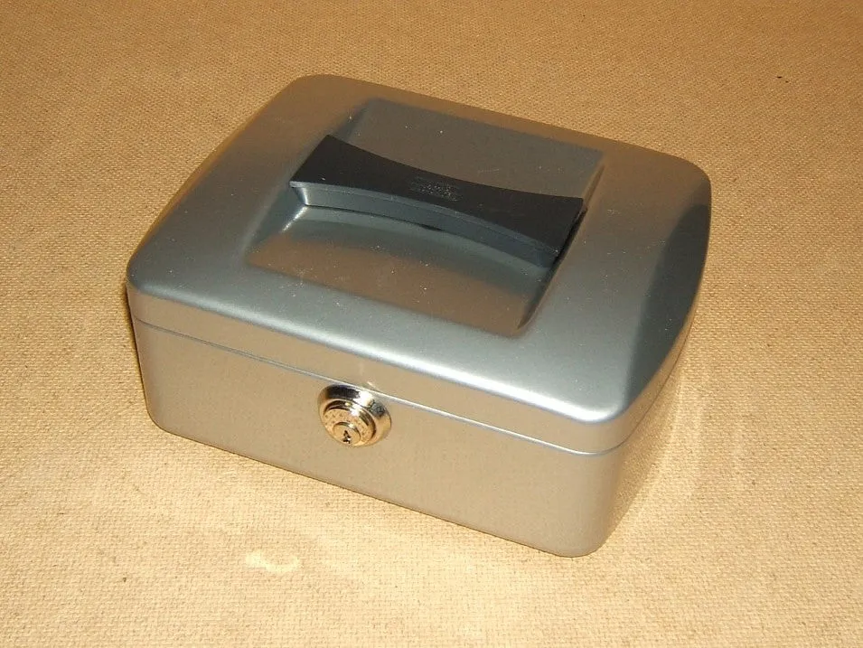 Burg Wachter Cash Box 8-in x 6 1/2-in x 3 1/2-in Silver Germany Made 7200 Steel -- New