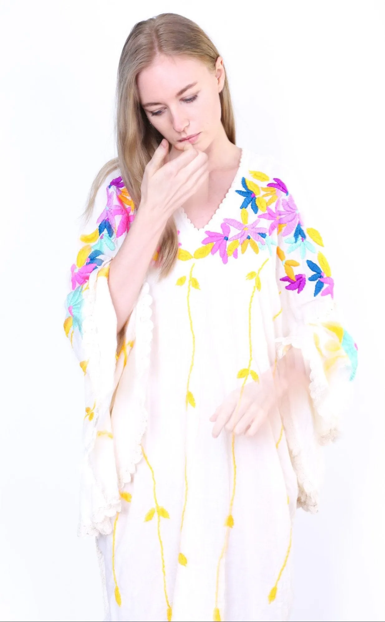 DON’T WANT SUMMER TO END EMBROIDERED KAFTAN KYRA