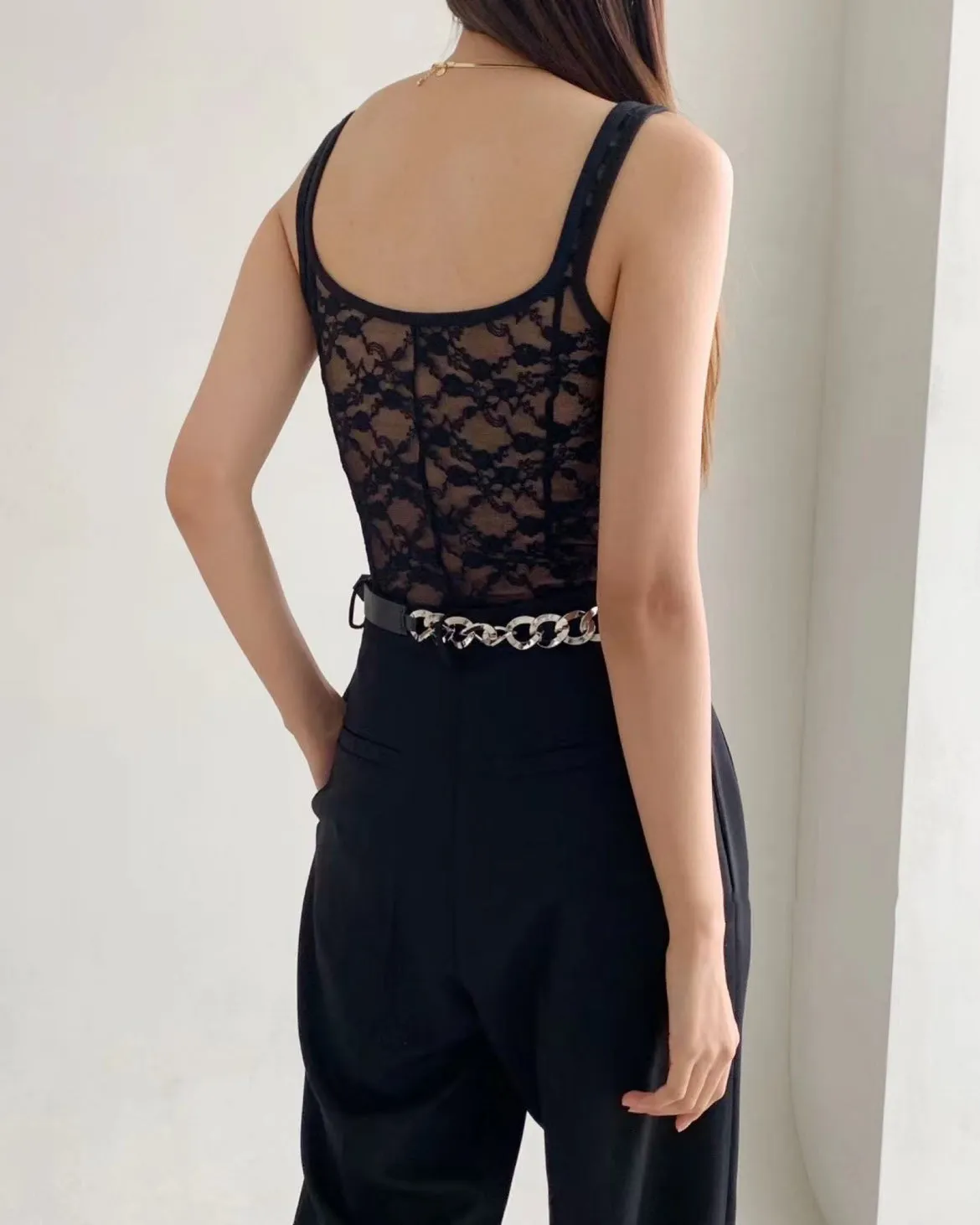 Fashionable Lace Sheer Top With Inner Buckle