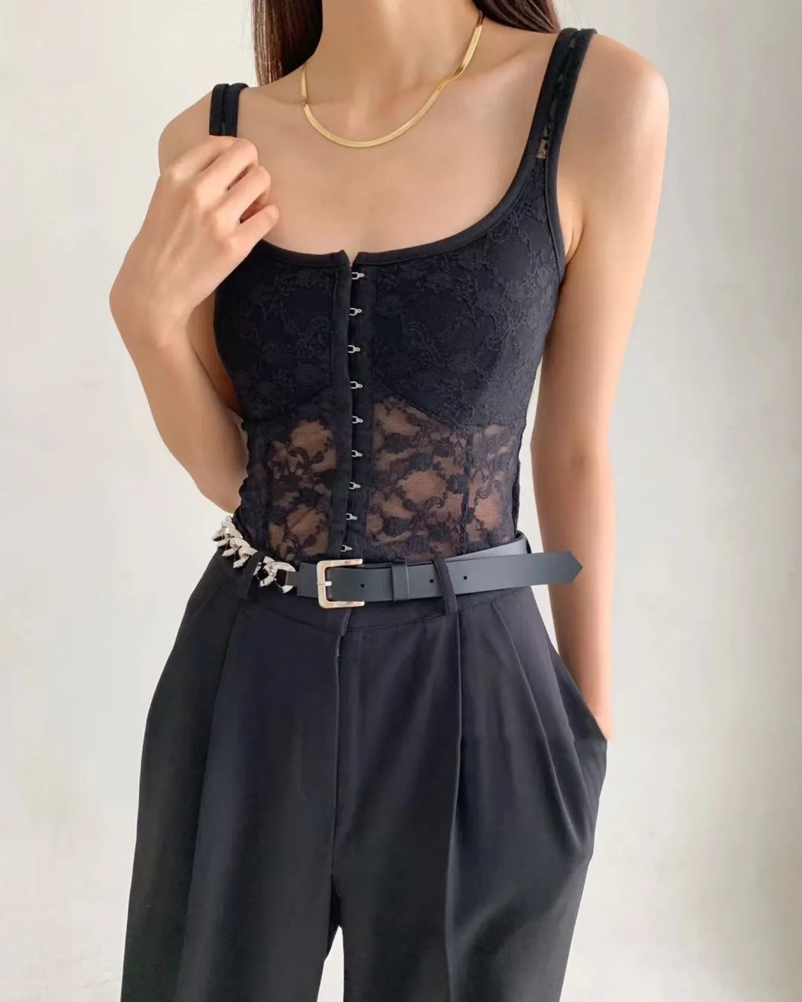 Fashionable Lace Sheer Top With Inner Buckle