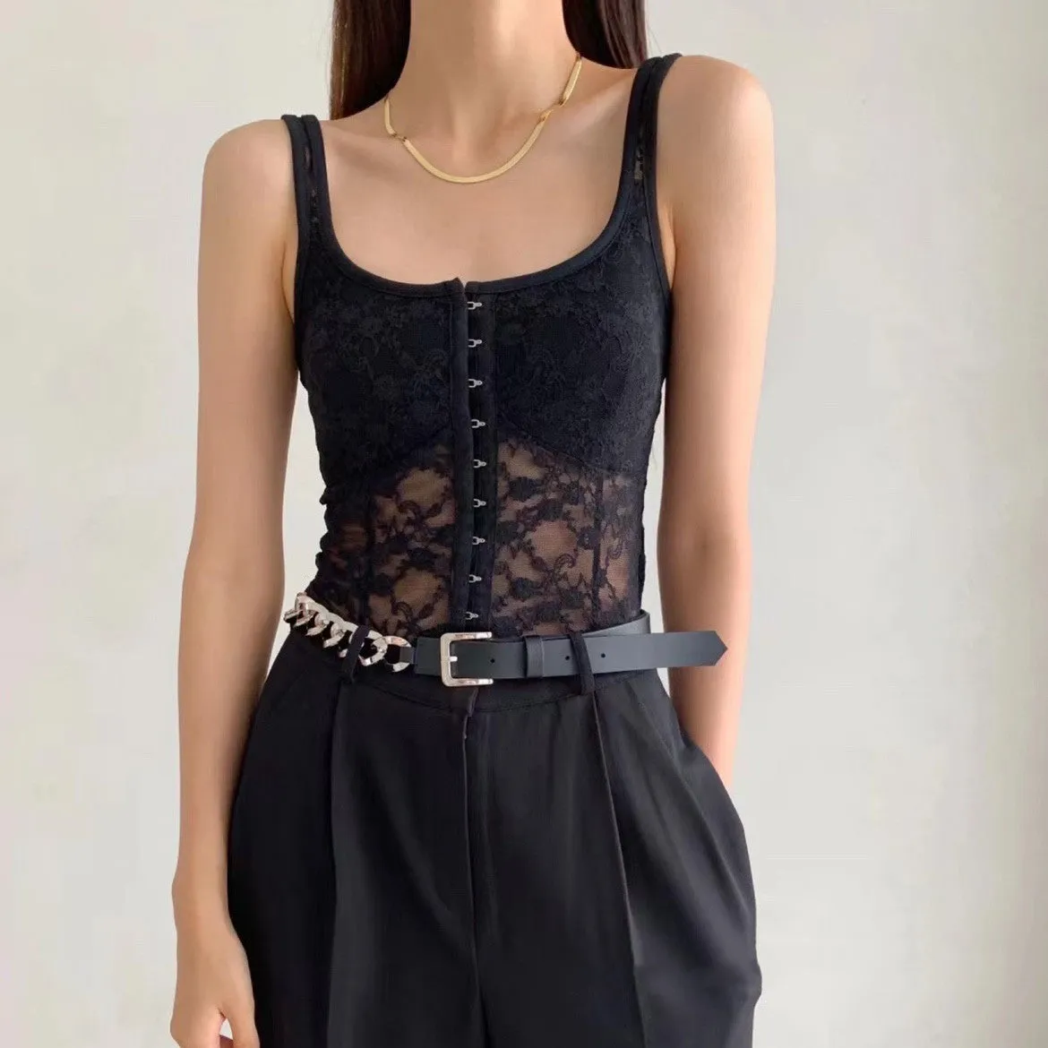 Fashionable Lace Sheer Top With Inner Buckle